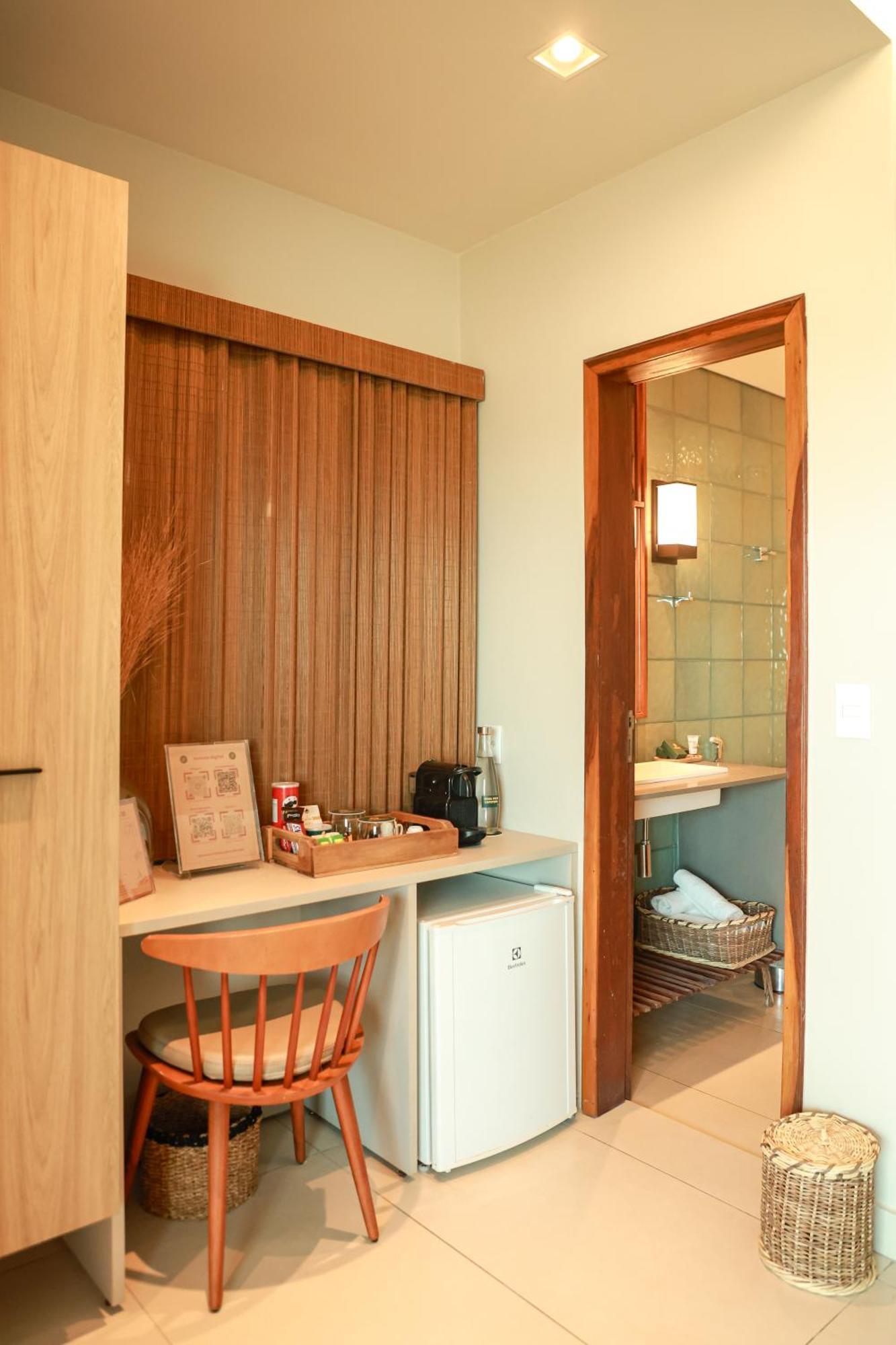 Deluxe Room,1771603725:JPEG